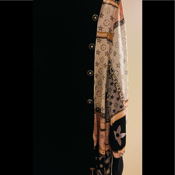 Beautiful stylish dressed up top - Picture 2 of 6